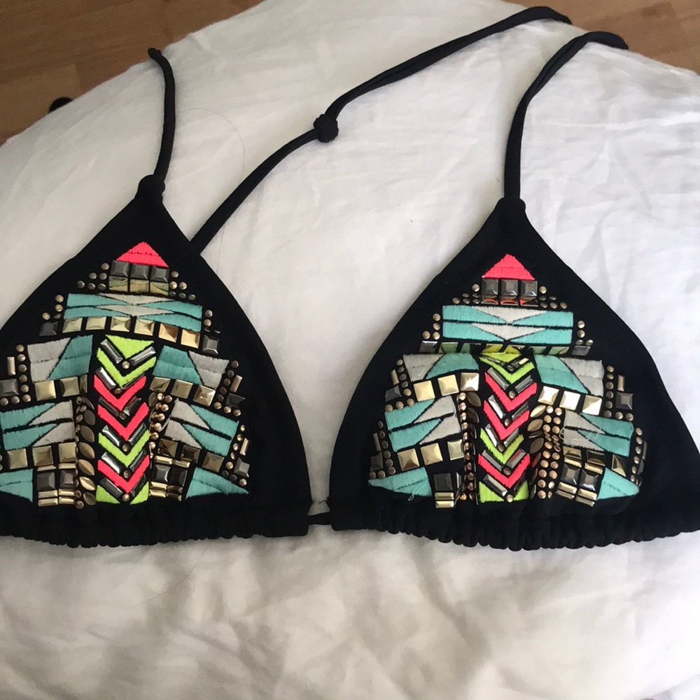 Cute bikini top